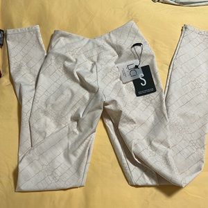 LICI FIT NWT small scrunch bottom leggings